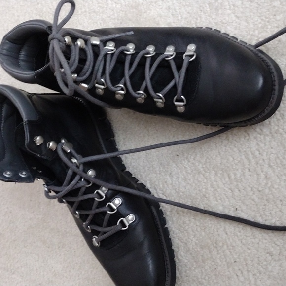 Cole Haan Zero Grand OS black leather ankle boots with gray accent. Size 10 - Picture 10 of 13